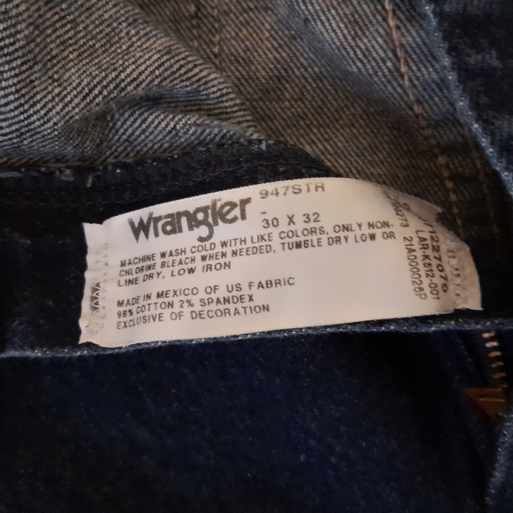 30x32 Wrangler Jeans - Picture 3 of 5